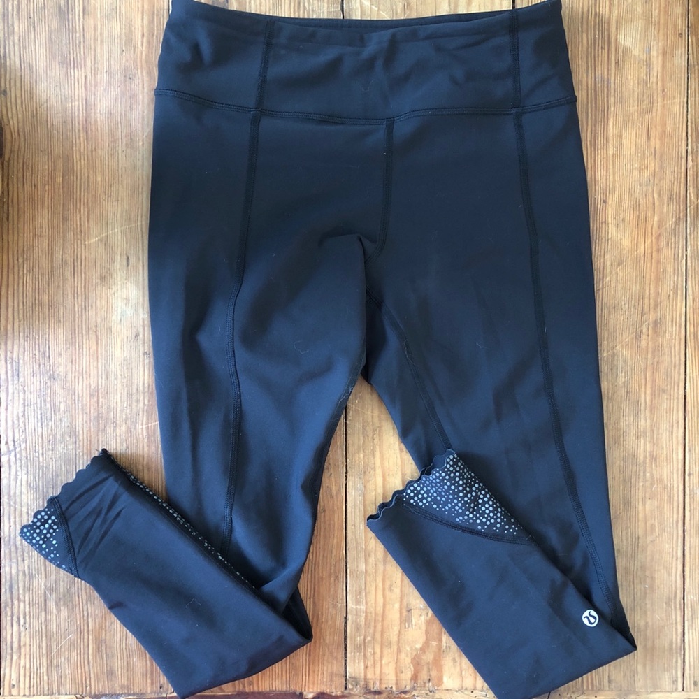 Lululemon leggings size 6 - all black!
